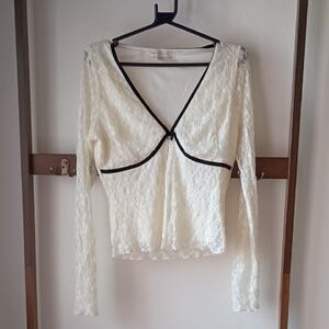 Elegant Lace V-Neck Top - Cream